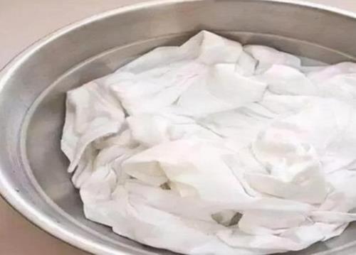 白衣服发黄了怎么洗白啊