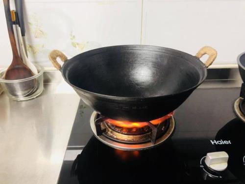 典匠铸铁锅和臻三环哪个好