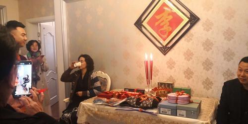 收到侄女订婚邀请短信