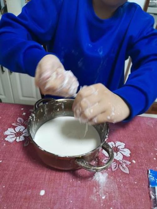 用牙膏自制非牛顿流体不用淀粉