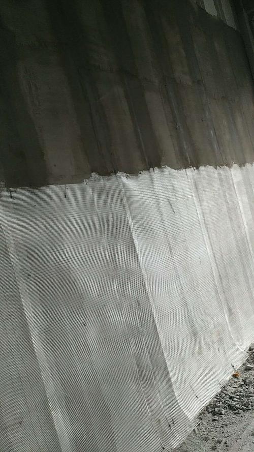 墙不干能刮抗裂砂浆吗