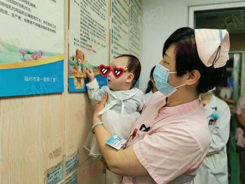 女婴什么时候说话
