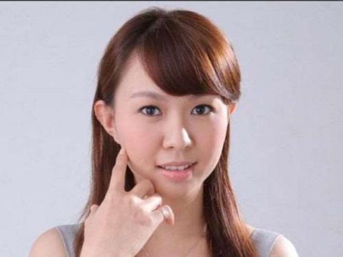 给我一个理由让我去追求原唱