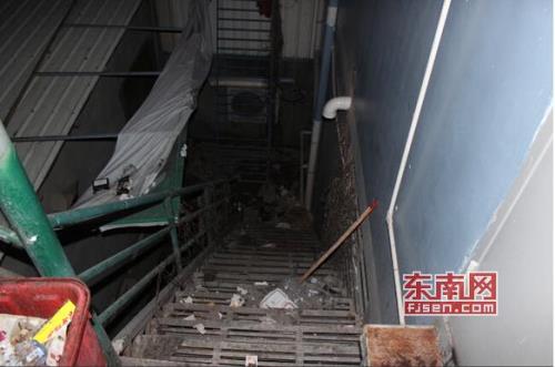 消防通道被邻居私自占有找谁