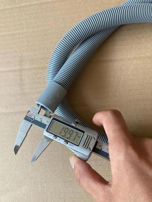 海尔烘干机排水管怎么装