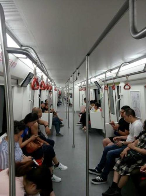 没坐过地铁怎么出去