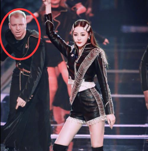 youandme男伴舞是谁