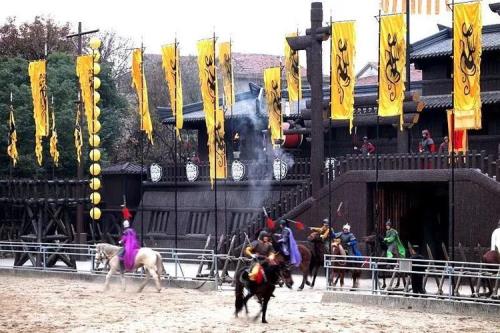 三国水浒城下雨还会表演吗