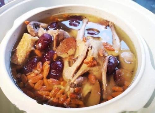 顺德药膳乳鸽的做法