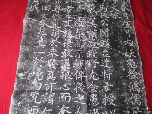 拓片对石碑影响很大吗