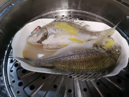 清蒸白脚立正宗做法