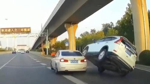 刀片式超车是什么意思