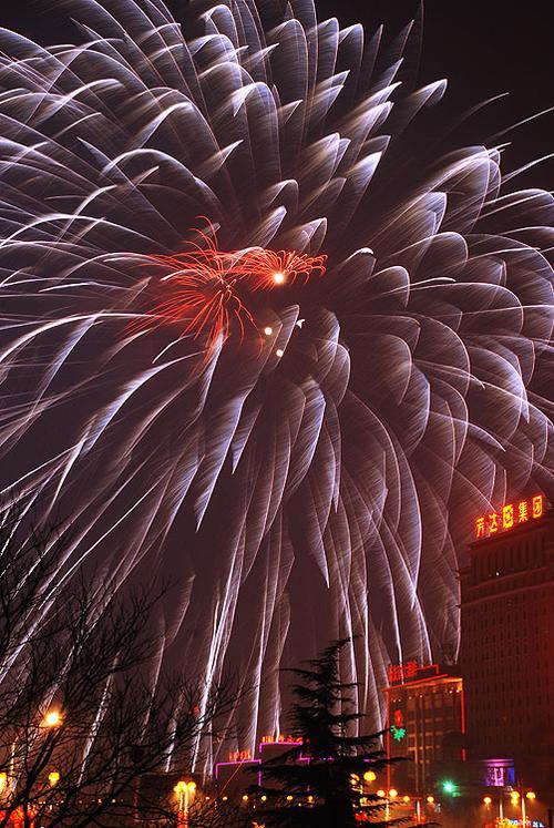 火树银花不夜天下半句