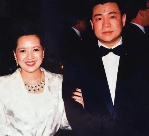 刘銮雄前妻