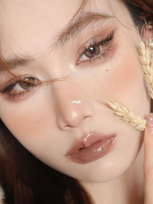 如何画出高级感的妆容
