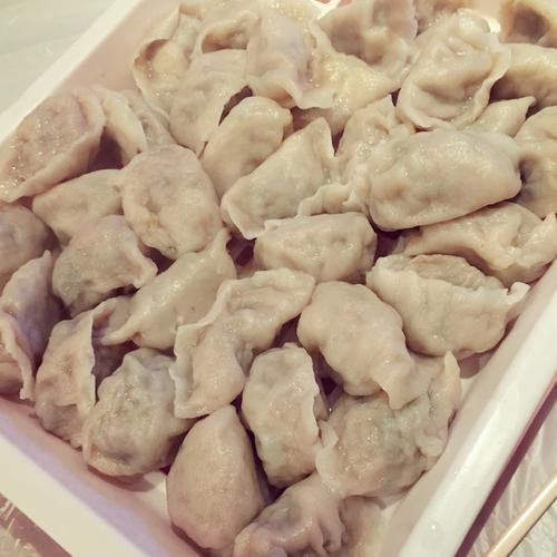 蒜苗白菜猪肉水饺的做法