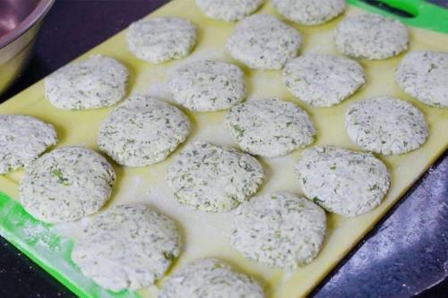 白蒿塌饼的做法