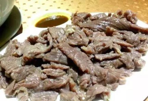 生牛肉蘸芥末吃的做法
