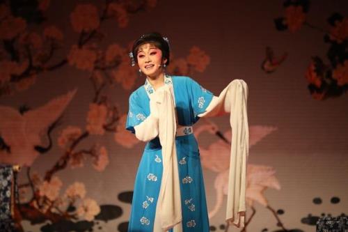 越剧陈丽君师承何人