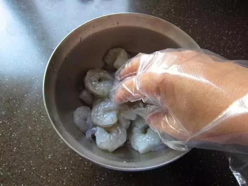 如何给冰冻虾仁解冻