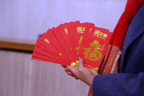 初一早上收到领导红包怎样回复