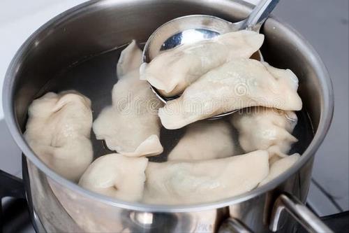 冰箱冻饺子为什么发白煮不熟