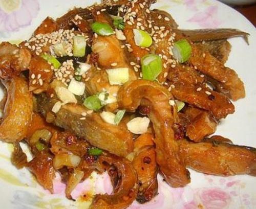 五花肉鱼的家常做法