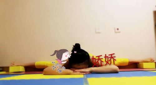 小孩怎么学劈叉最简单又不疼
