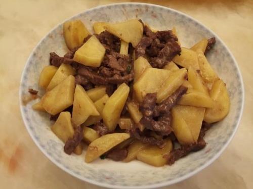 土豆炒牛肉怎么火少好吃