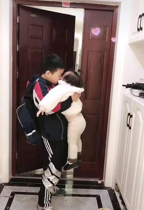 哥哥宠爱妹妹朋友圈