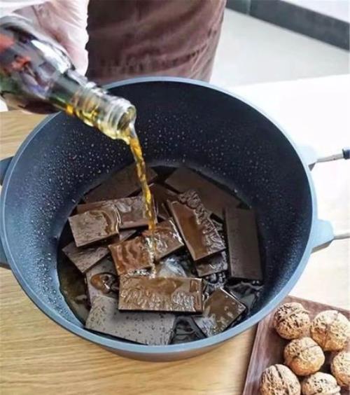 黄酒蒸阿胶的做法