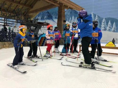 青少年如何进入滑雪队