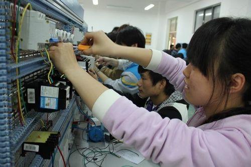 如何学习电工基础知识
