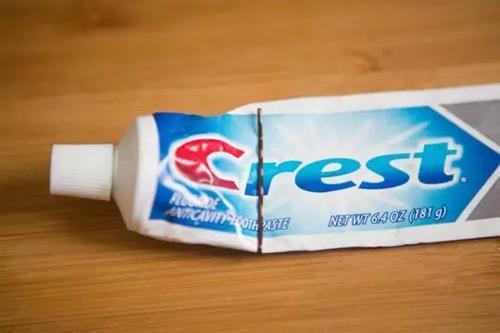 挤牙膏的正确方式