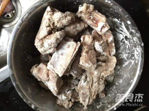 排骨放冰箱冷冻洗好还是不洗好