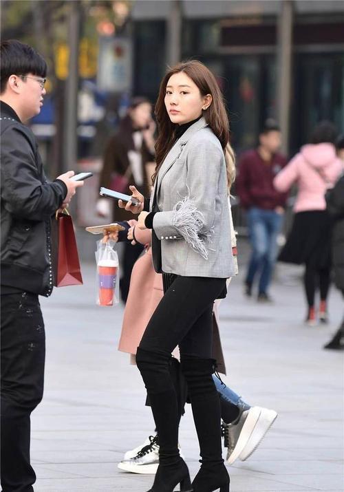 皮袜连裤袜怎么穿