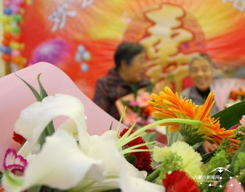 幸福的像花儿一样说说
