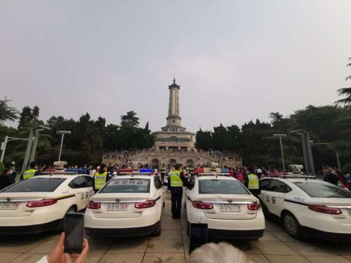 长沙外面为什么一直在鸣笛