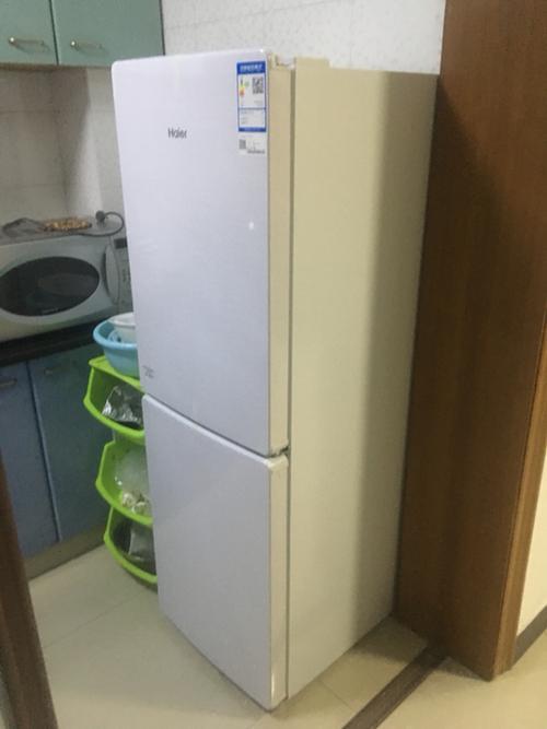 冰箱外壳有许多颗粒小坑