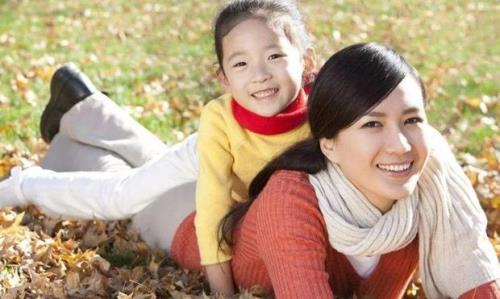 三个女孩的家庭将来怎样