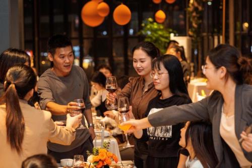 适合妯娌聚会喝酒的文案
