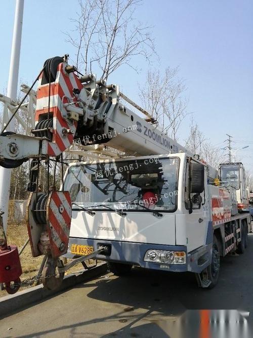中联吊车25吨怎么出臂