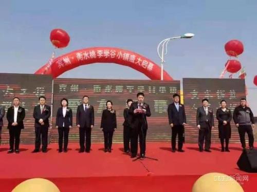 一个学校1.5万人大不大