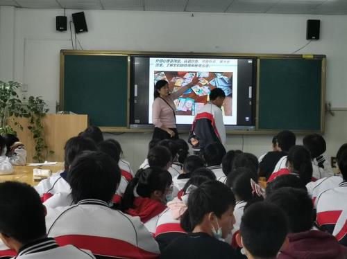 社团活动与课程冲突怎么回答