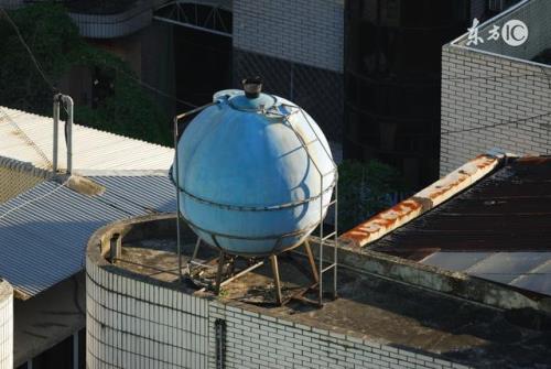 水箱装屋顶还是地下