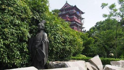阁中帝子今何在帝子指的是谁