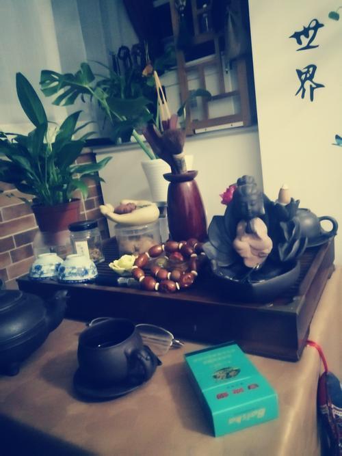 下雨天听雨品茶也是一种享受