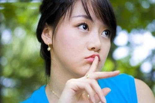 咬吸管代表什么心理学