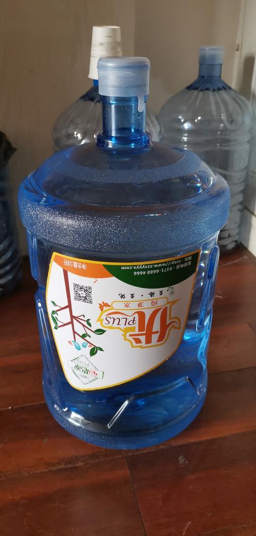 一大桶水多少升