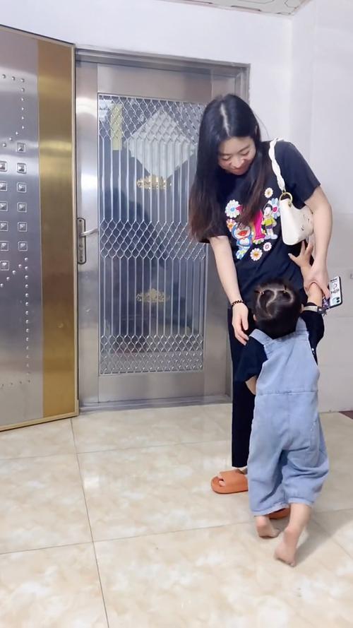 小姨带娃妈妈发朋友圈的句子